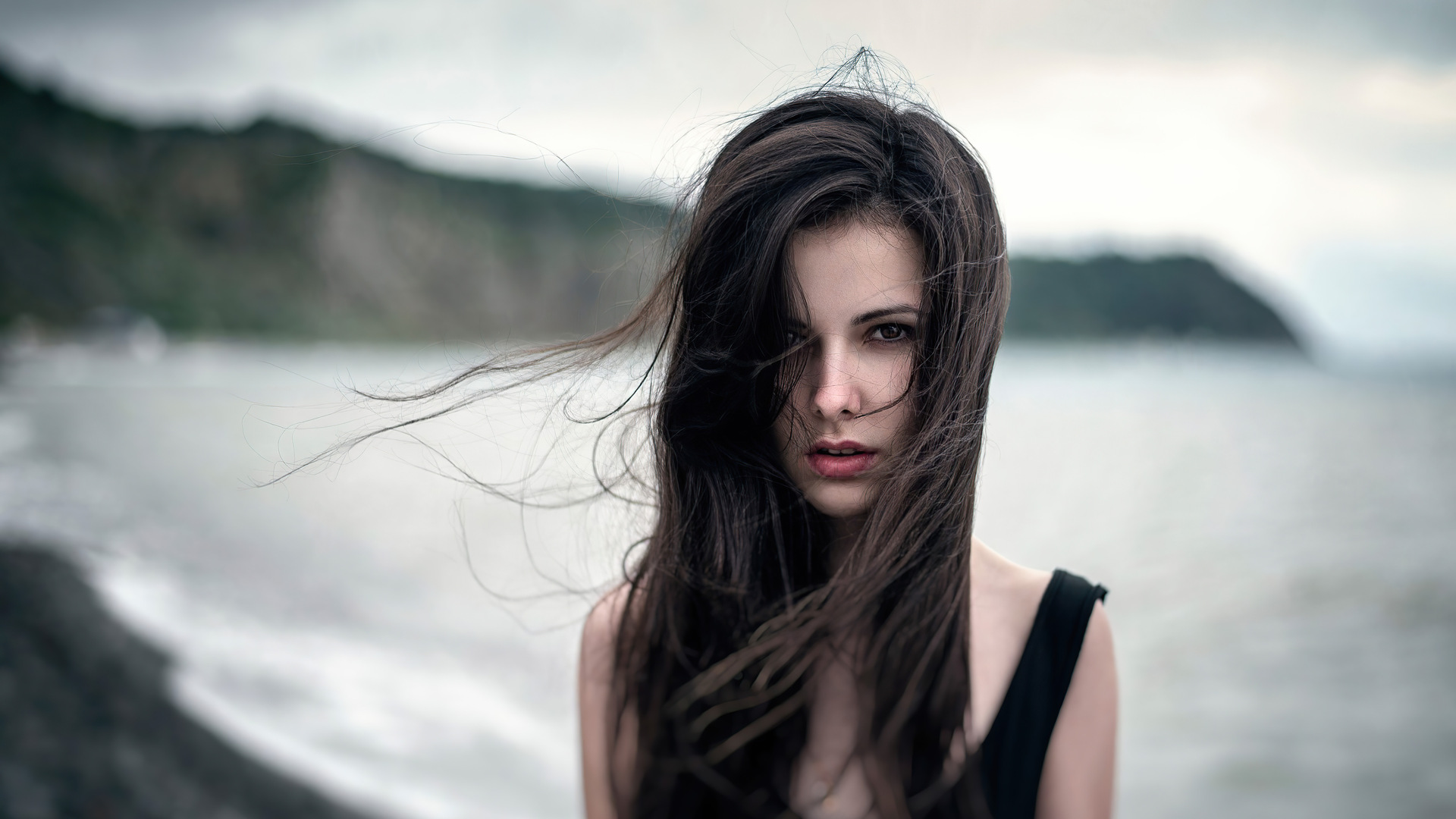 girl-hair-on-face-5k-8a-1920x1080.jpg