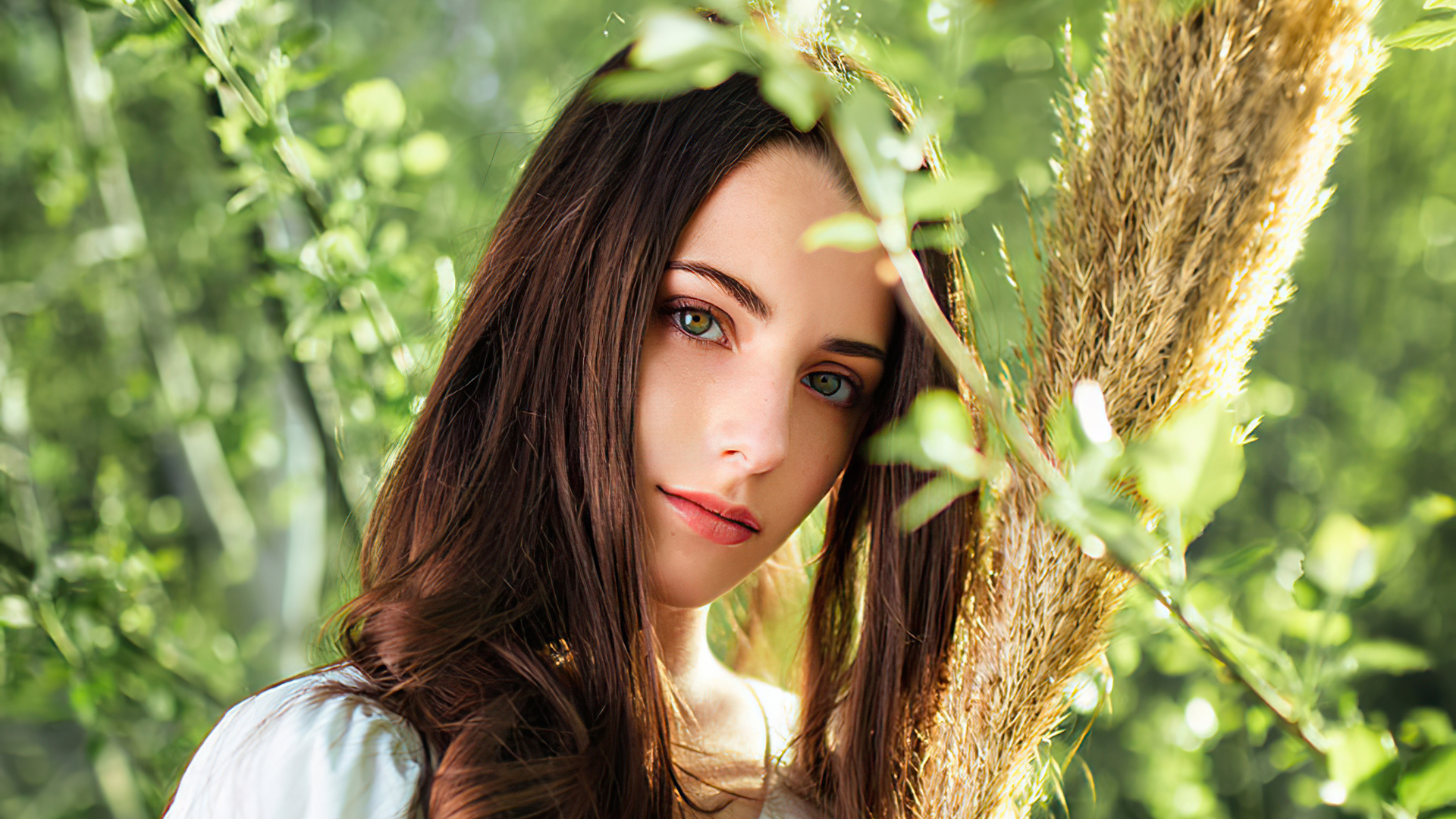 girl-in-nature-looking-at-viewer-4k-6j-1920x1080.jpg