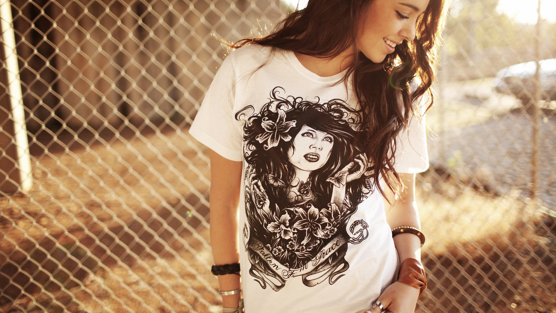 girl-in-white-tshirt-smiling-5k-db-1920x1080.jpg