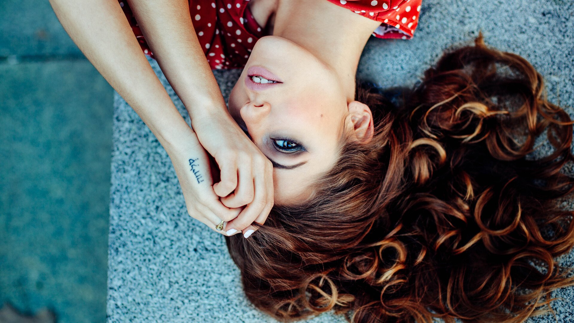 girl-lying-down-one-eye-covered-8k-x4-1920x1080.jpg