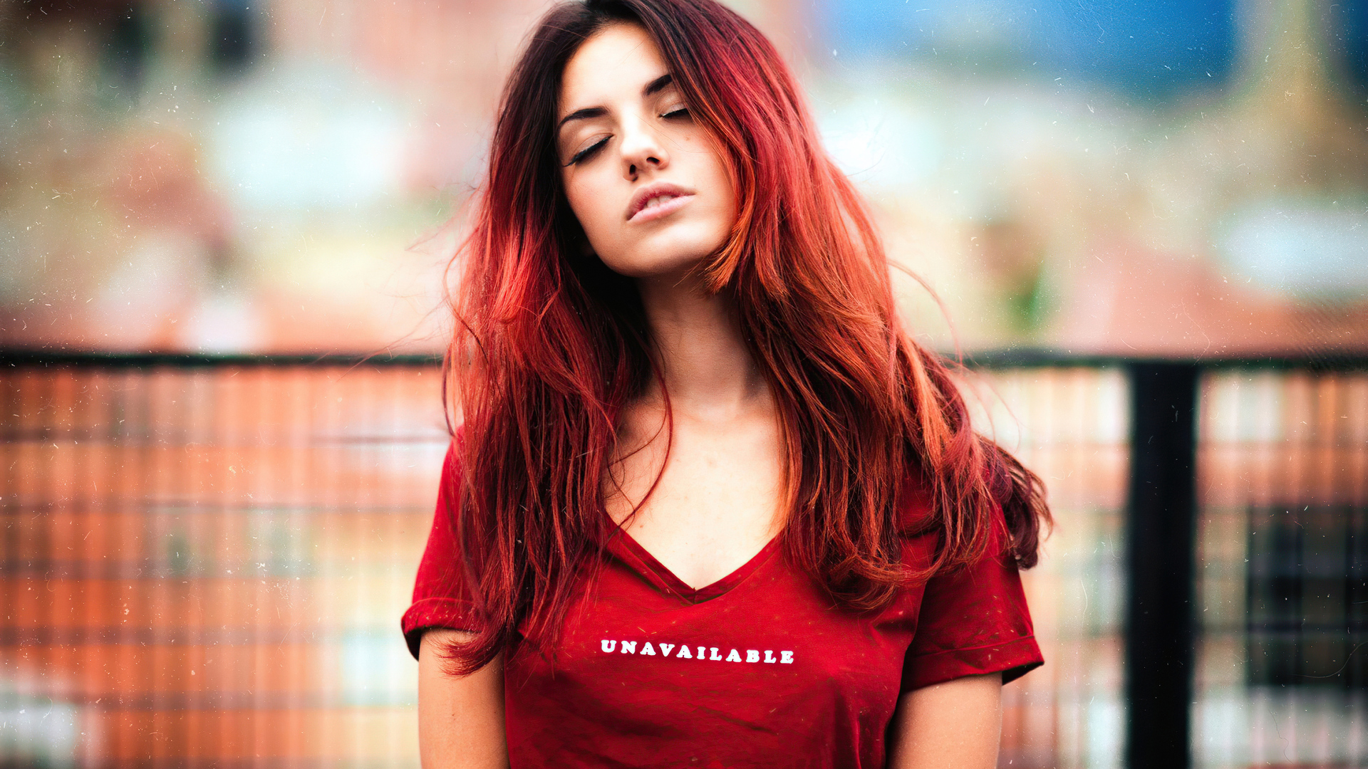 redhead-girl-tshirt-closed-eyes-4k-0b-1920x1080.jpg