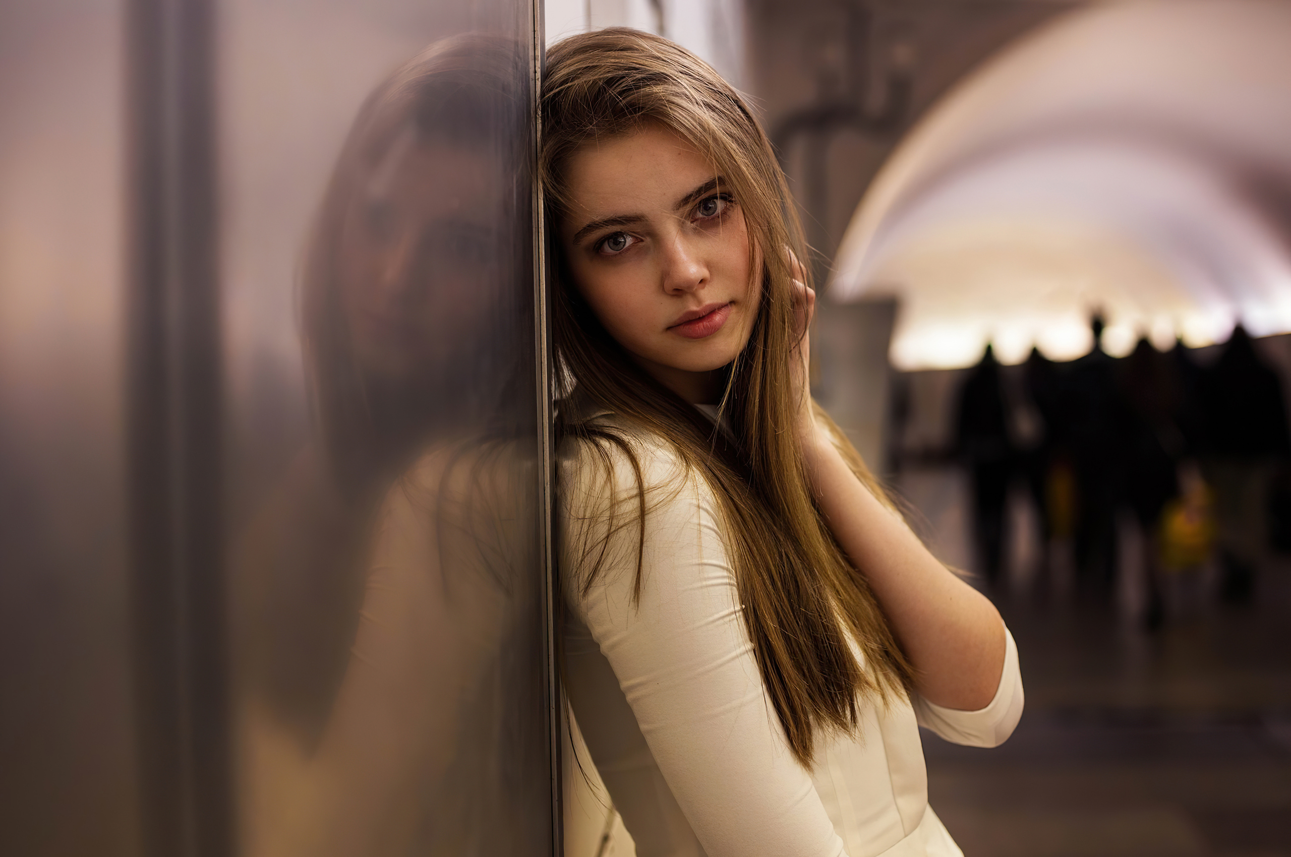 russian-women-touching-hair-white-clothing-4k-la-2560x1700.jpg