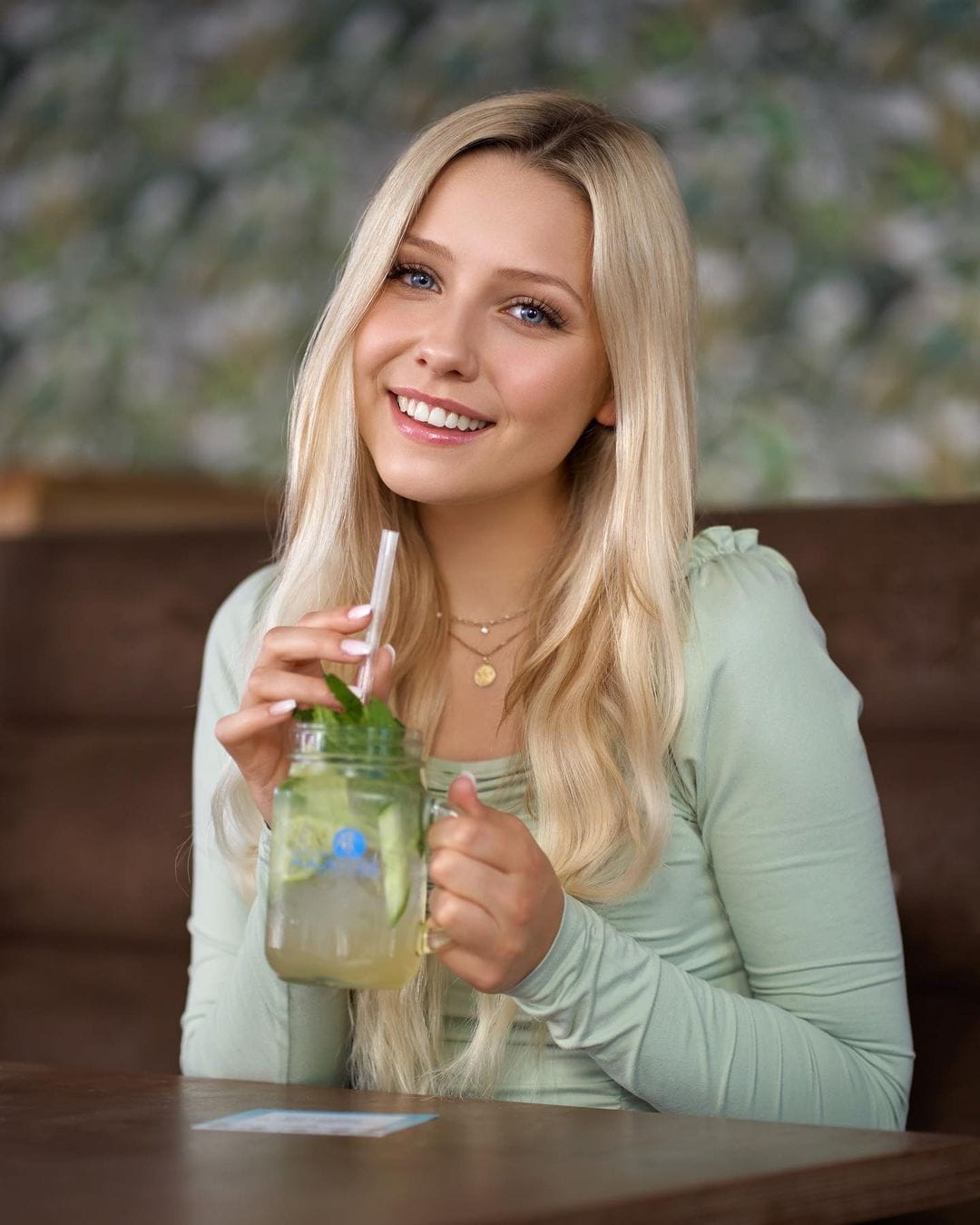 lena__mu_-portrait-4.jpg