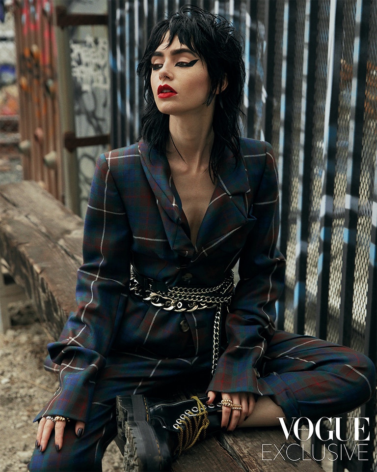 Lily-Collins-5.jpg