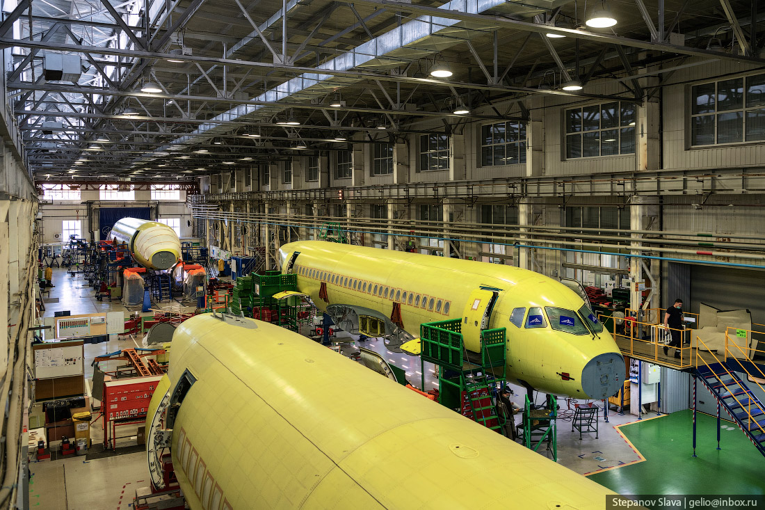 08_ssj100.jpg
