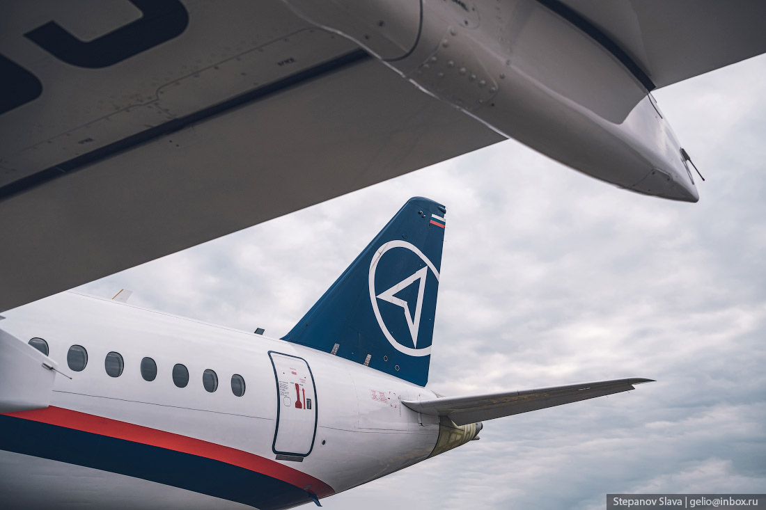 36_ssj100.jpg