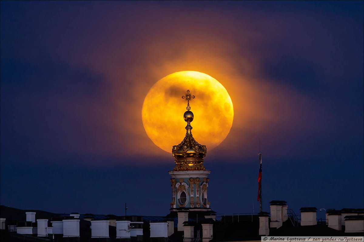 Full-Moon-in-St.-Petersburg-12.jpg