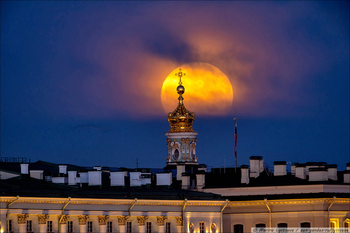 Full-Moon-in-St.-Petersburg-13.jpg