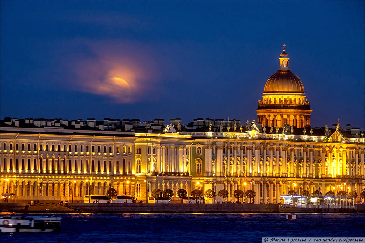 Full-Moon-in-St.-Petersburg-14.jpg