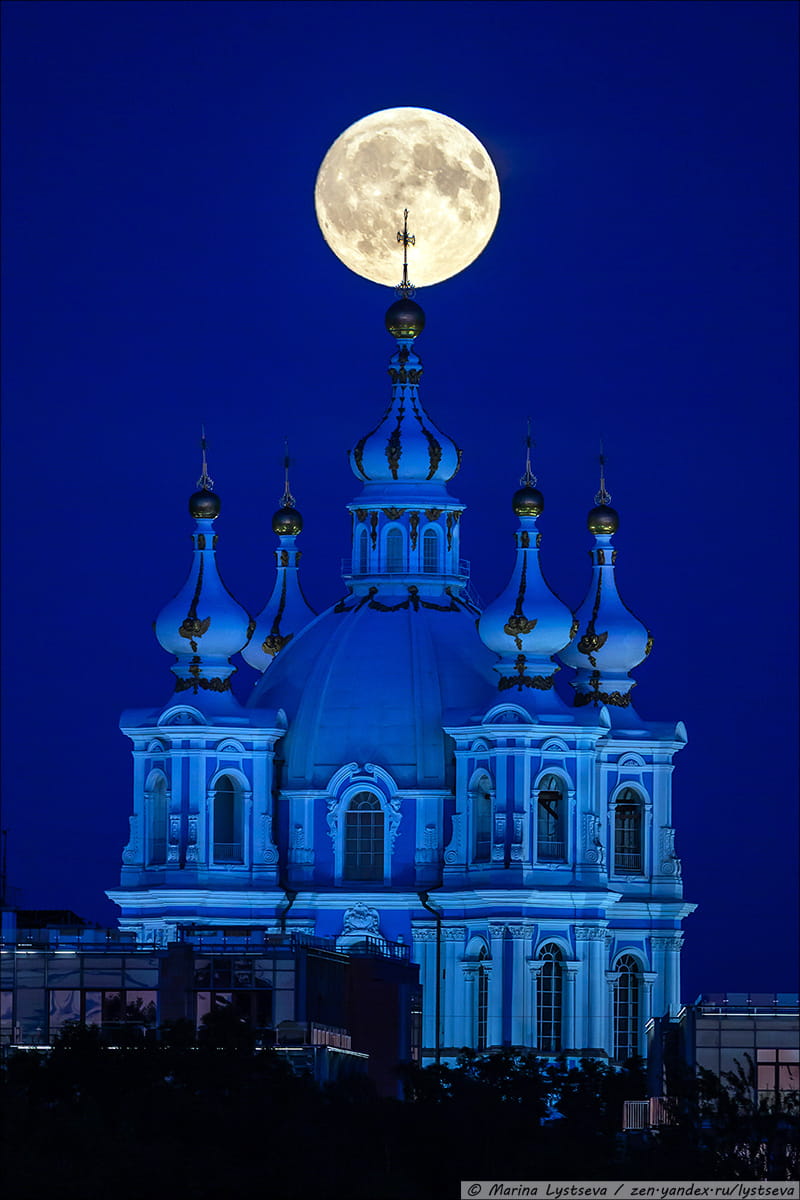 Full-Moon-in-St.-Petersburg-2.jpg