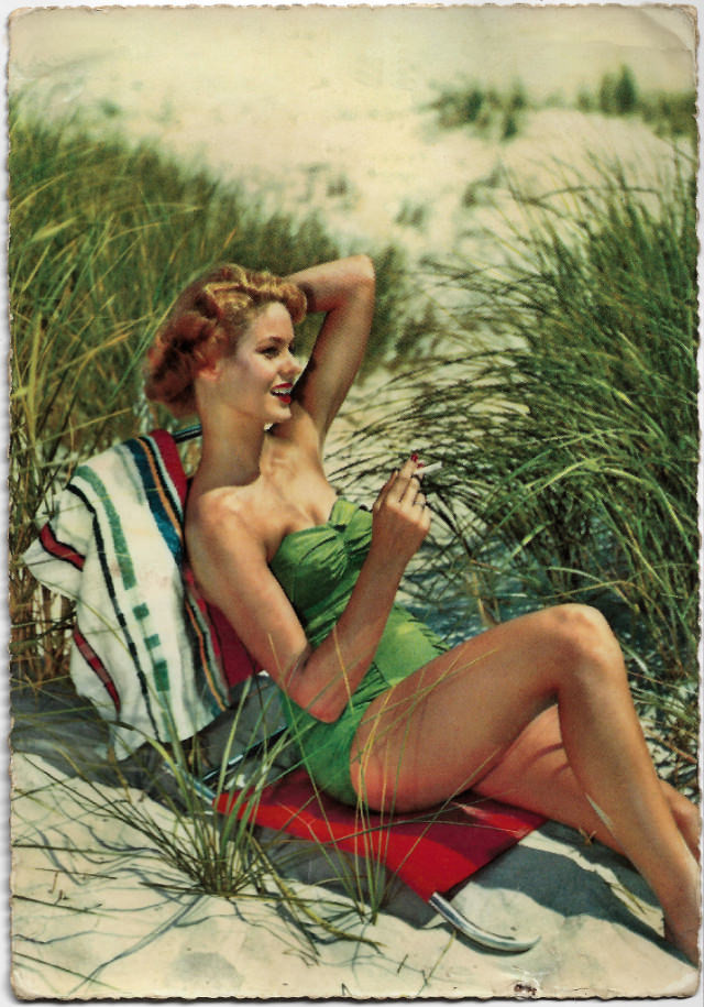 italian-pin-up-postcard-11.jpg