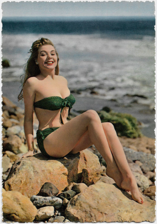 italian-pin-up-postcard-19.jpg