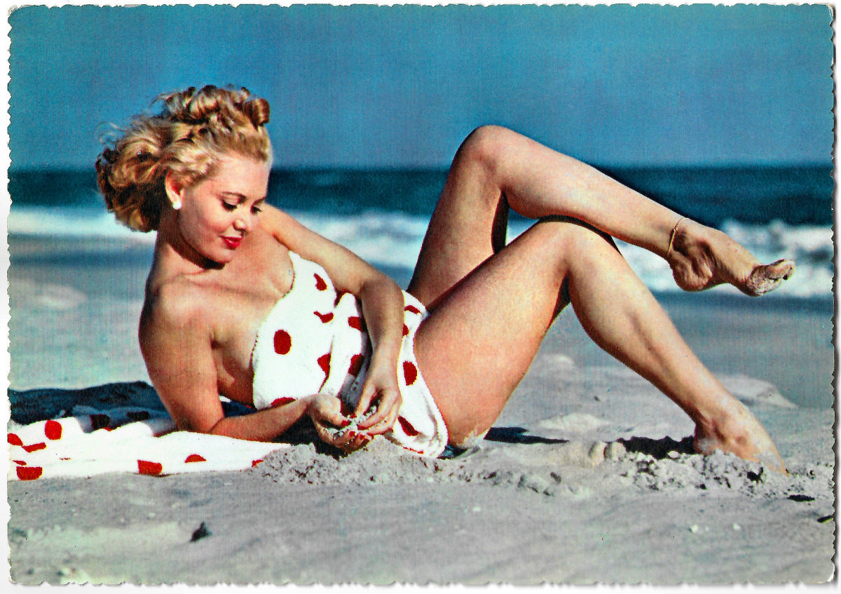 italian-pin-up-postcard-2.jpg