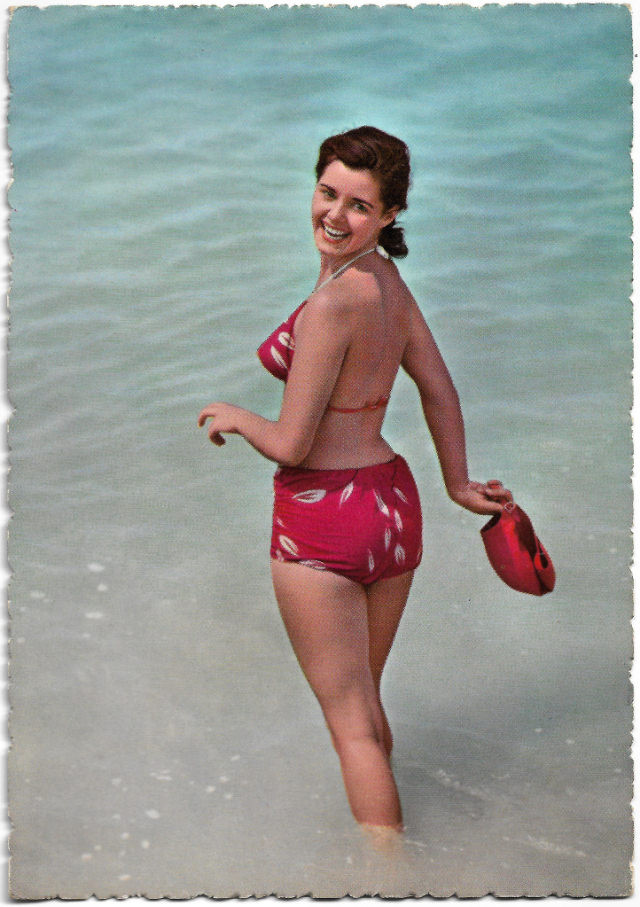 italian-pin-up-postcard-20.jpg