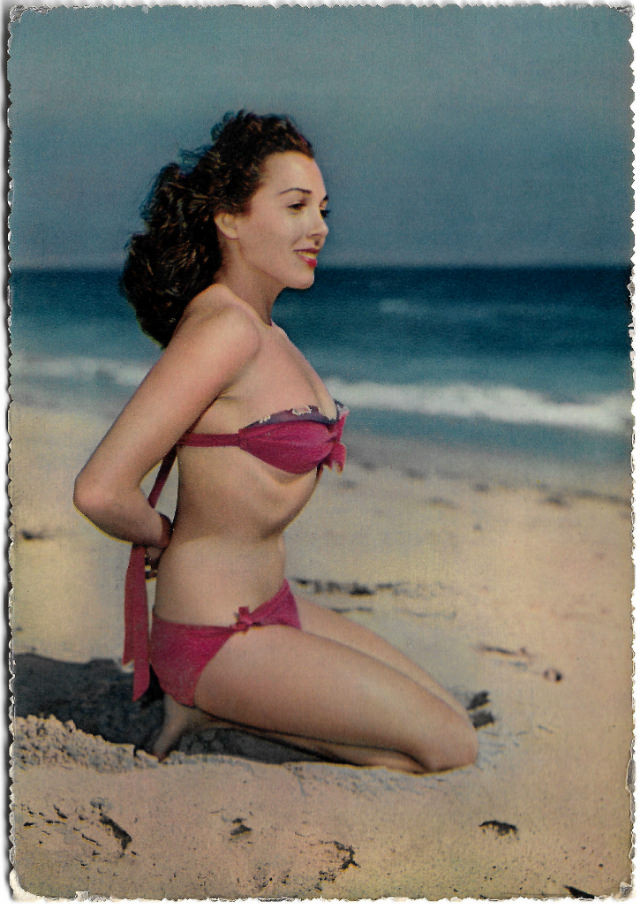 italian-pin-up-postcard-46.jpg