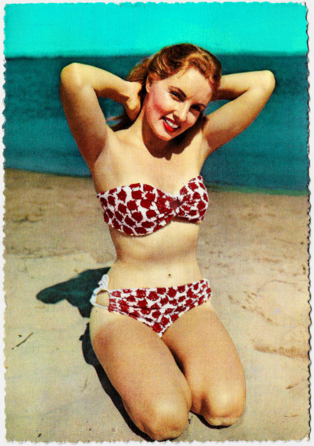 italian-pin-up-postcard-7.jpg