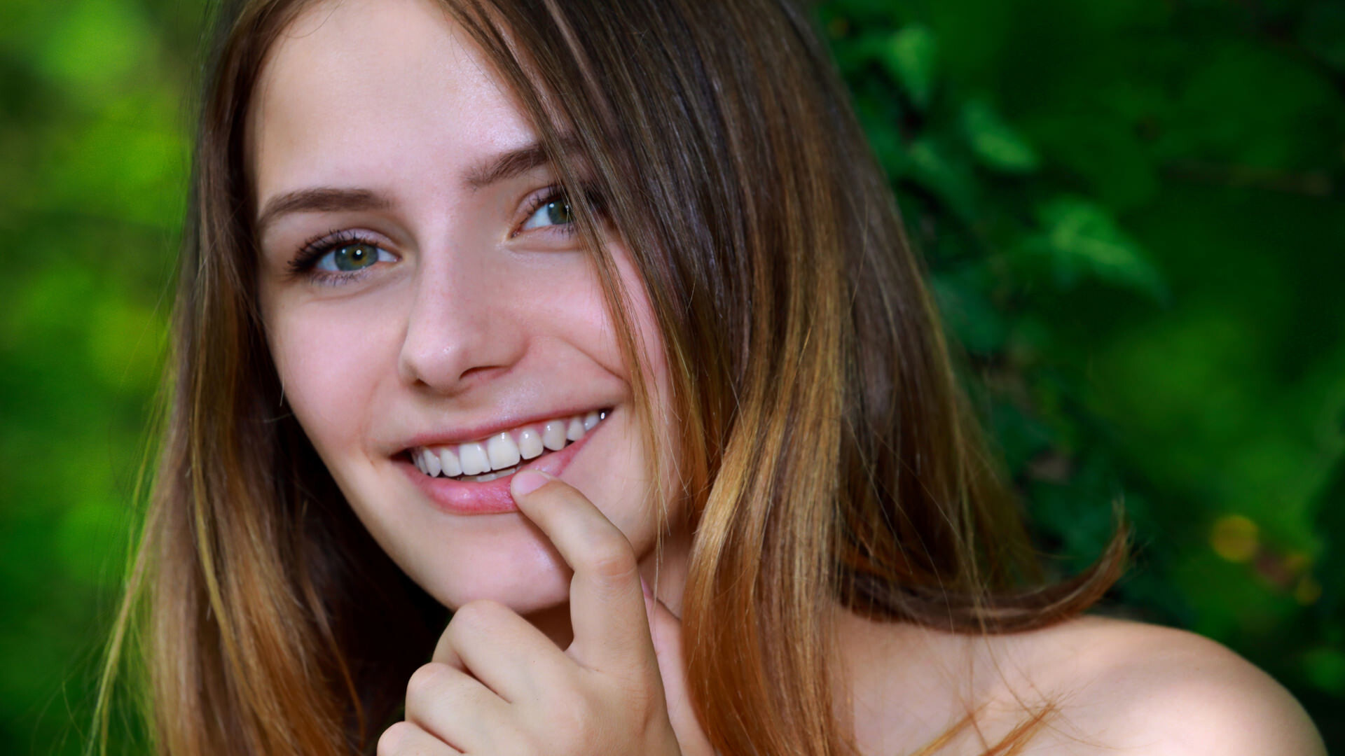 Model Dakota Pink 23