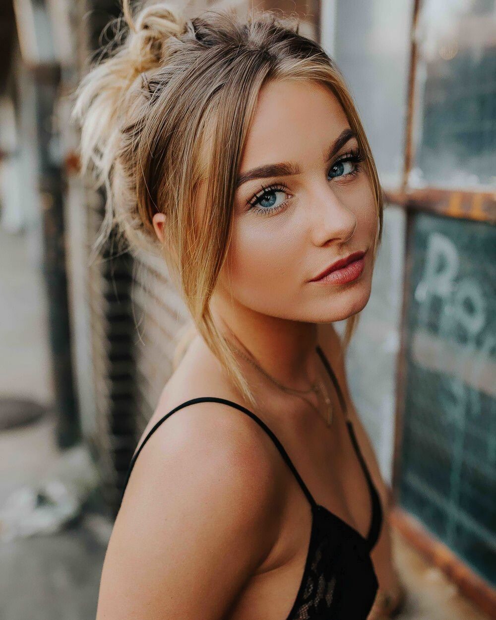 Model Kaila Lorraine Beach 11