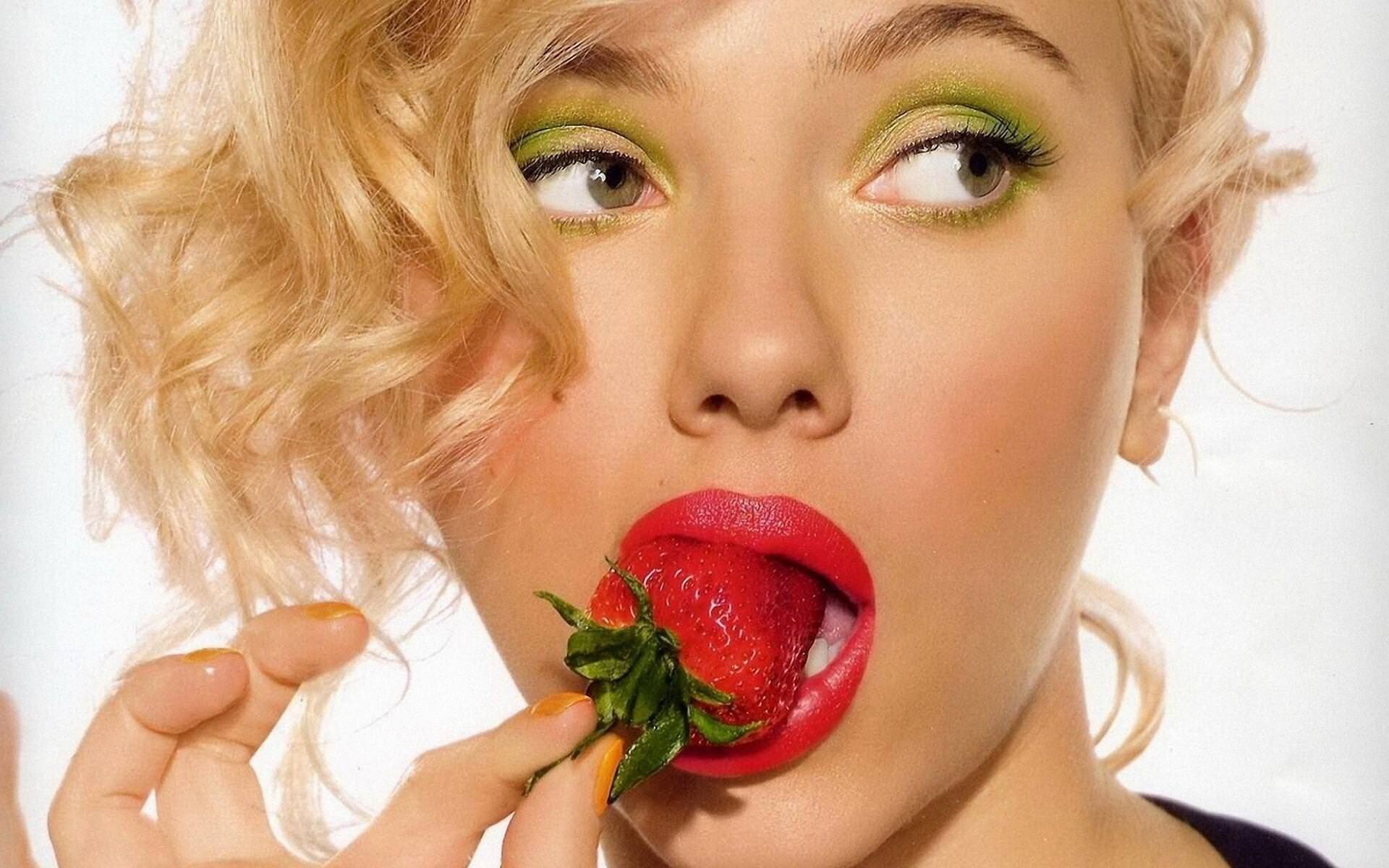 strawberry girl 3