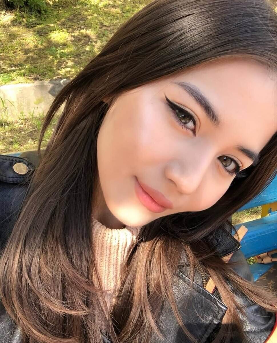 Beautiful Kazakh girls 10