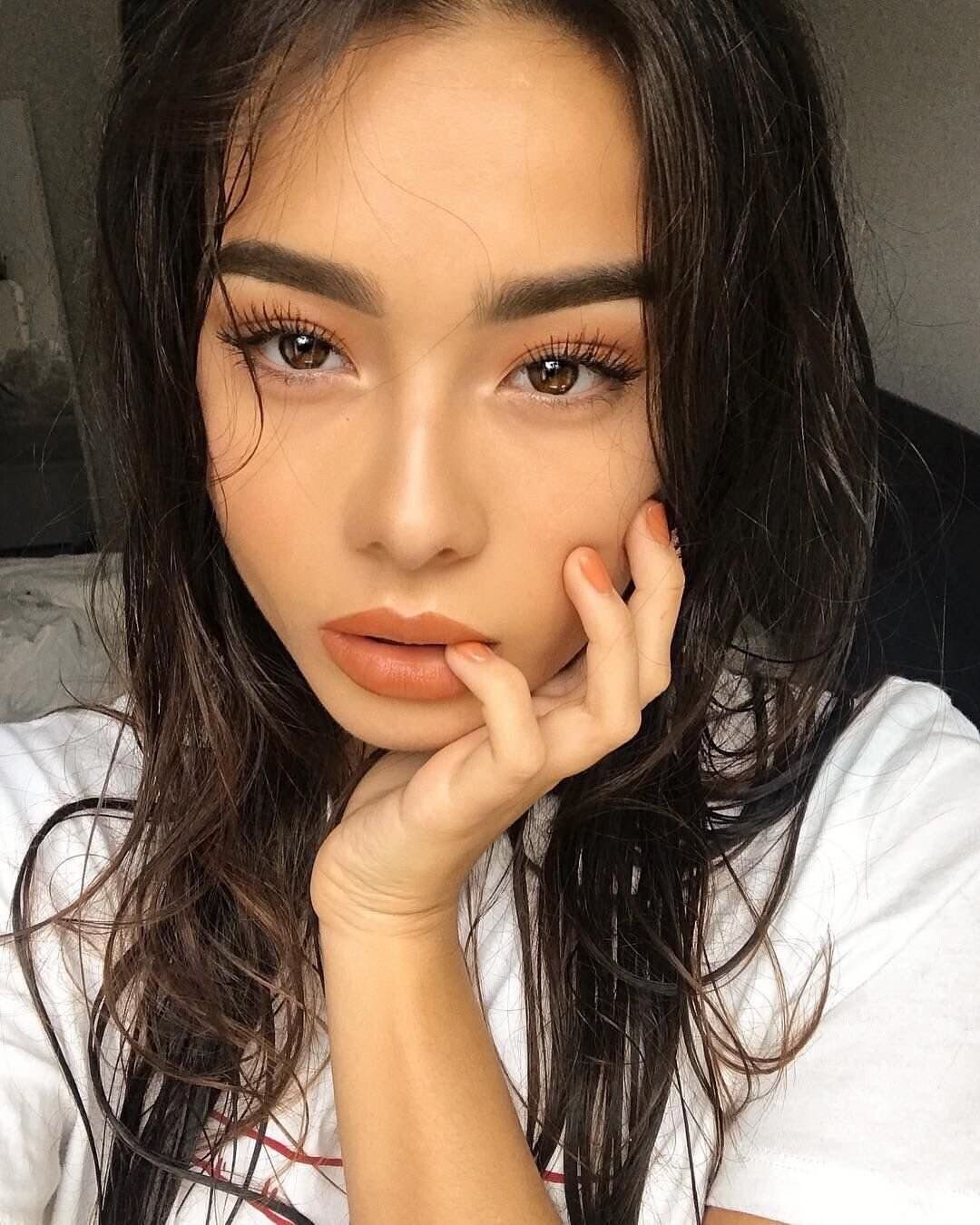 Beautiful Kazakh girls 12