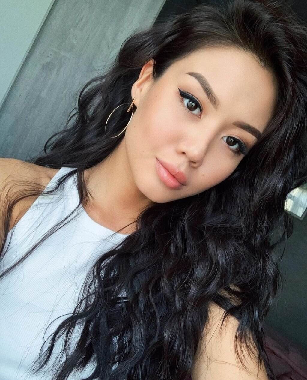Beautiful Kazakh girls 23