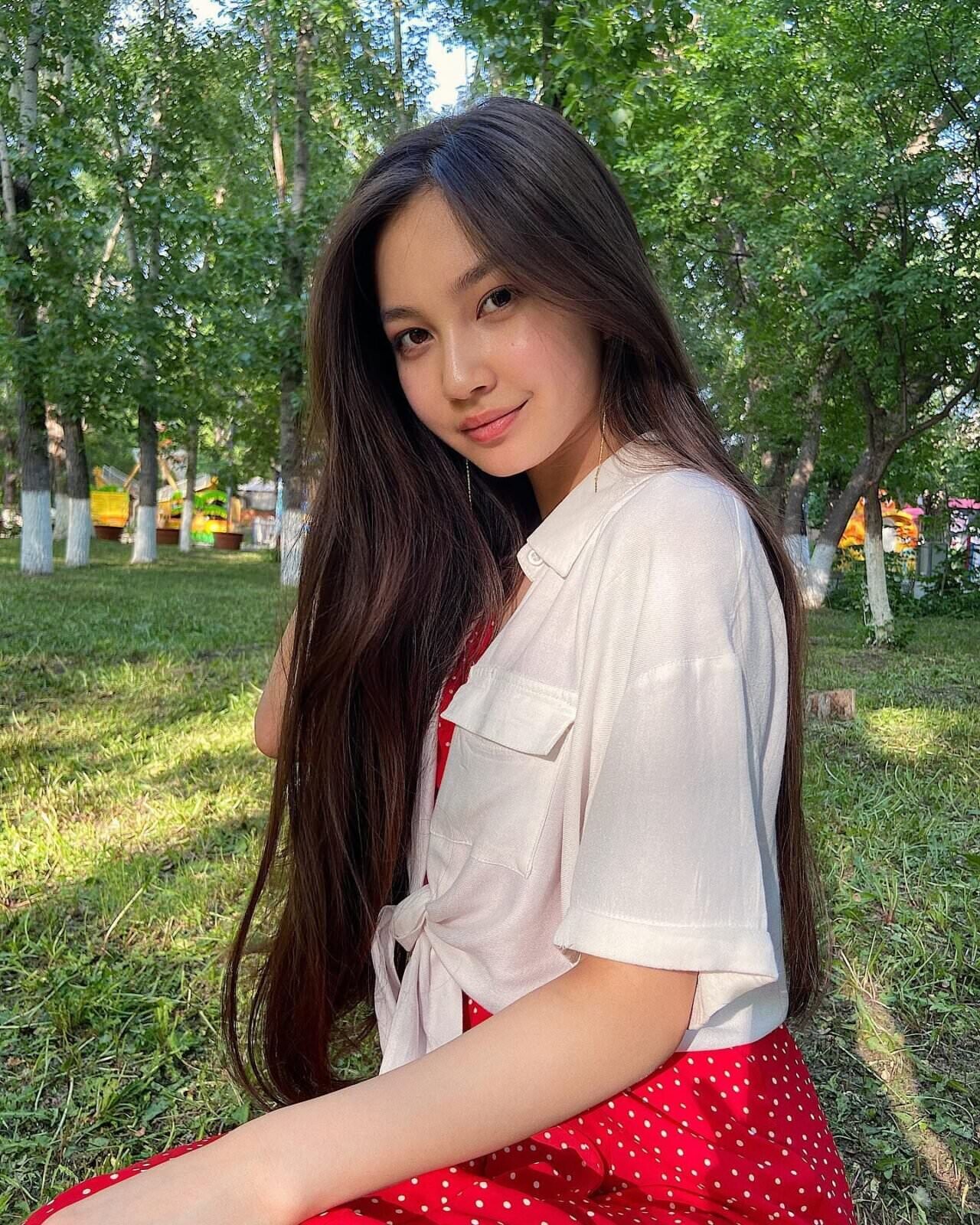 Beautiful Kazakh girls 26