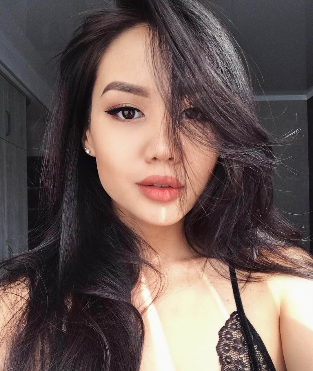 Beautiful Kazakh girls 27