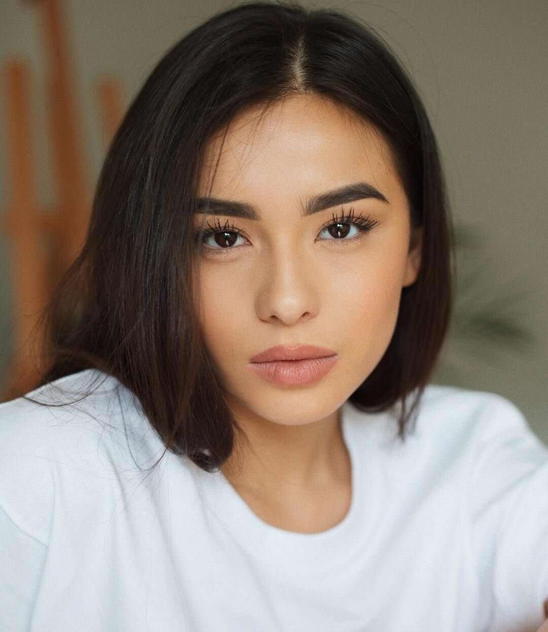 Beautiful Kazakh girls 32
