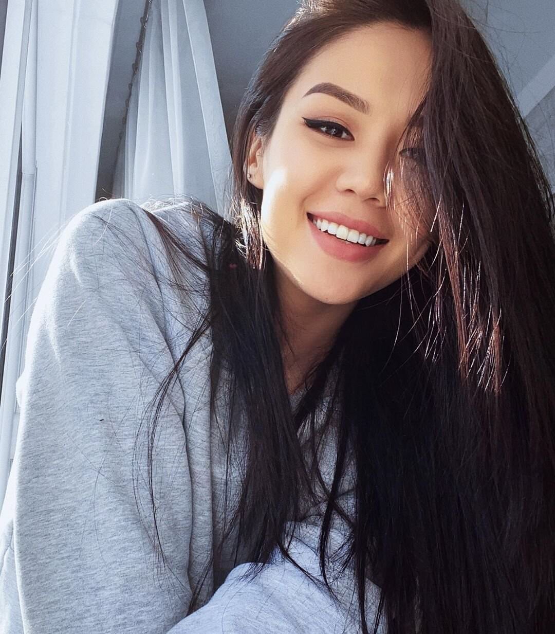 Beautiful Kazakh girls 8