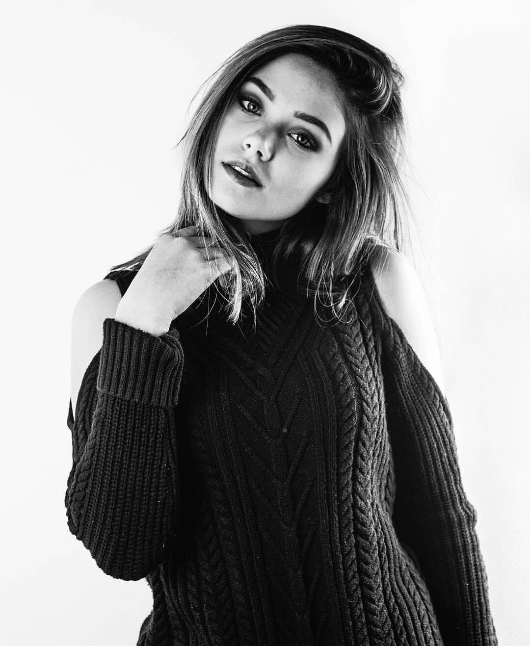 Model Claire Estabrook 12