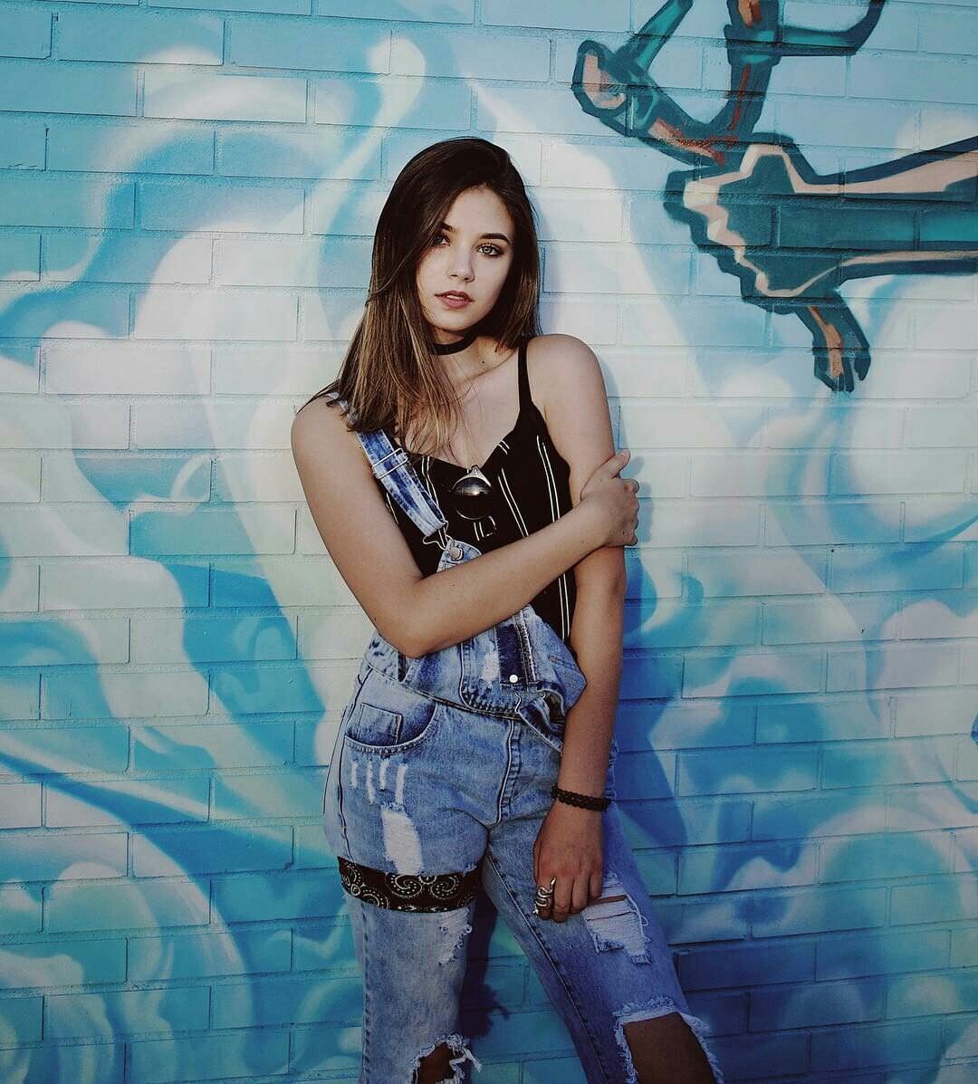 Model Claire Estabrook 15