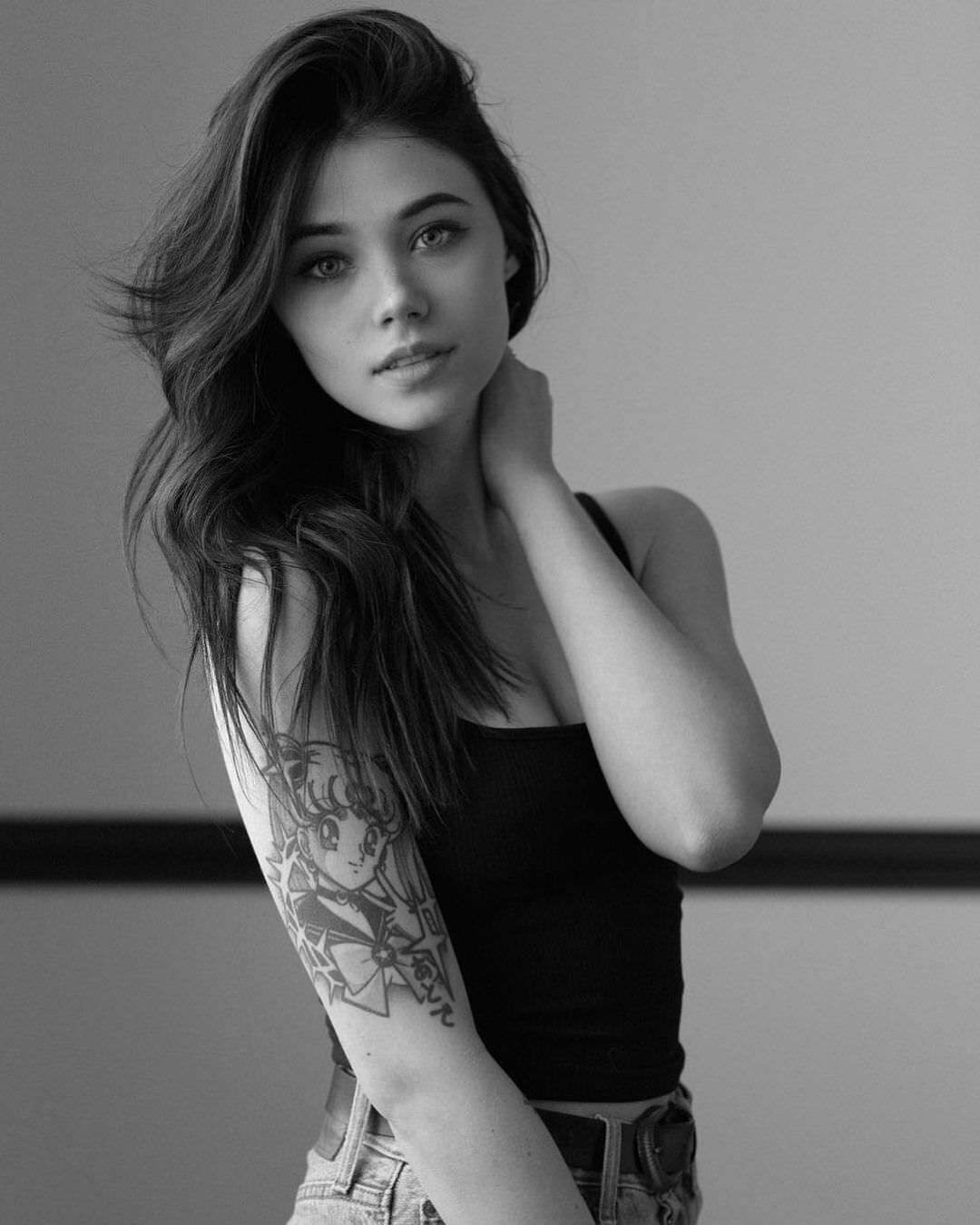 Model Claire Estabrook 5