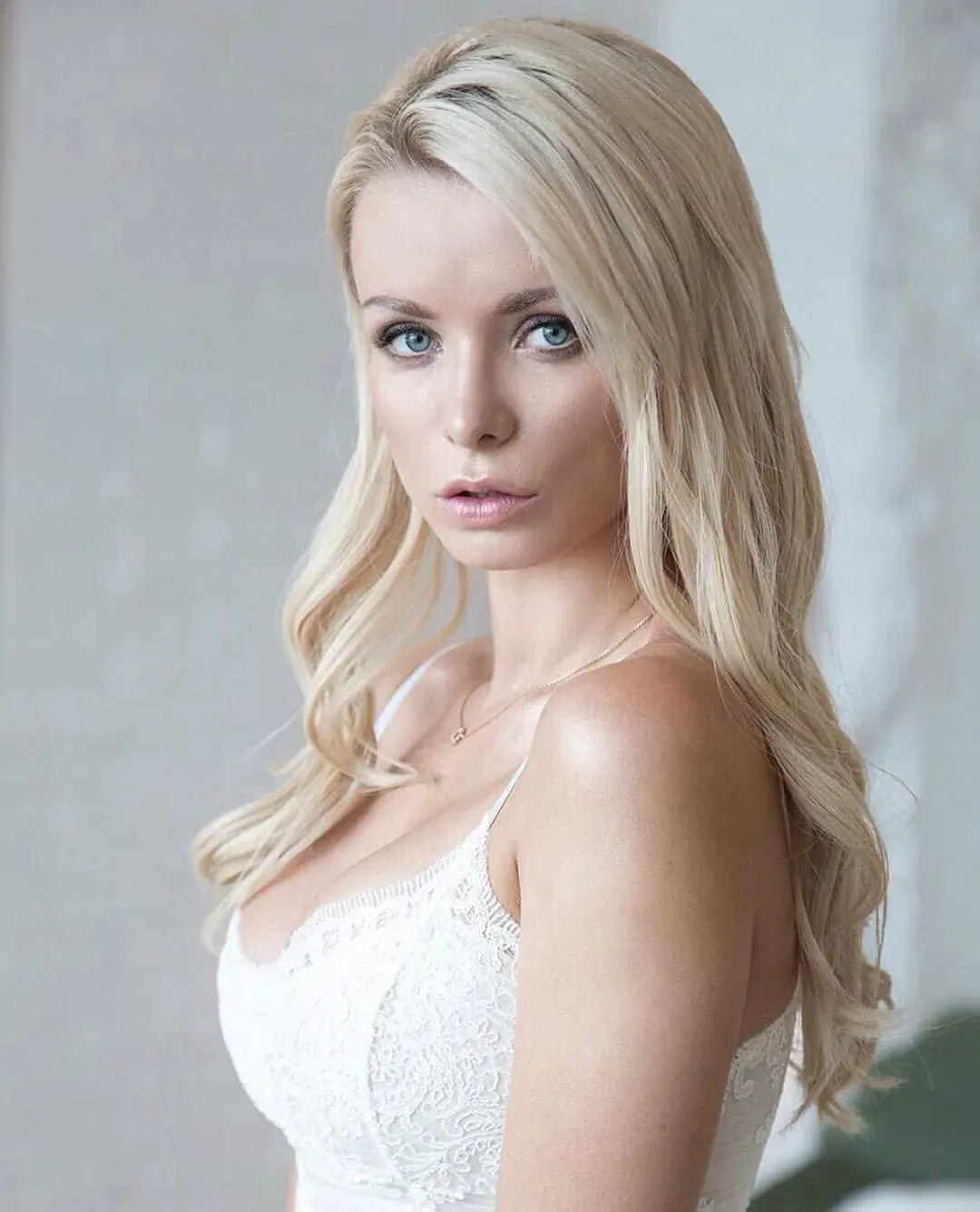 Model Ekaterina Enokaeva 8