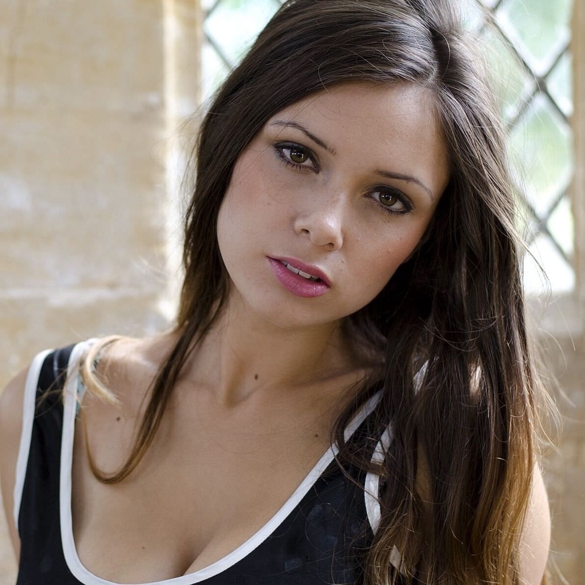 Model Louisa Marie 18