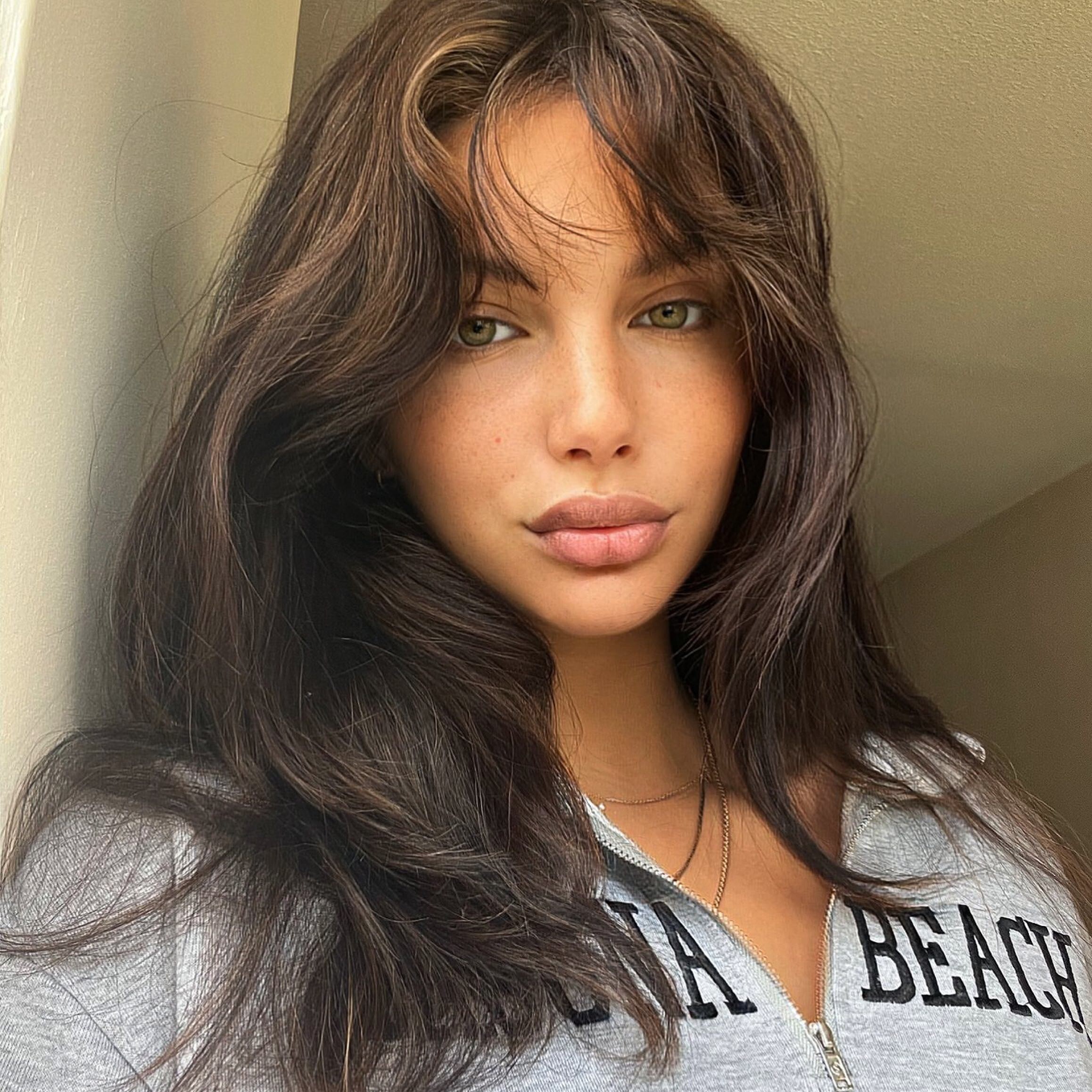 Model Joell Perry 2