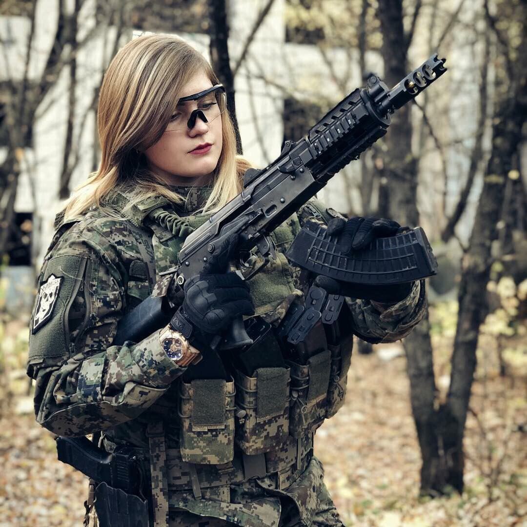 girls and guns 14