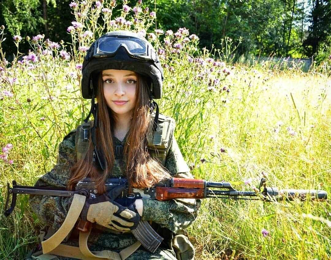 girls and guns 15