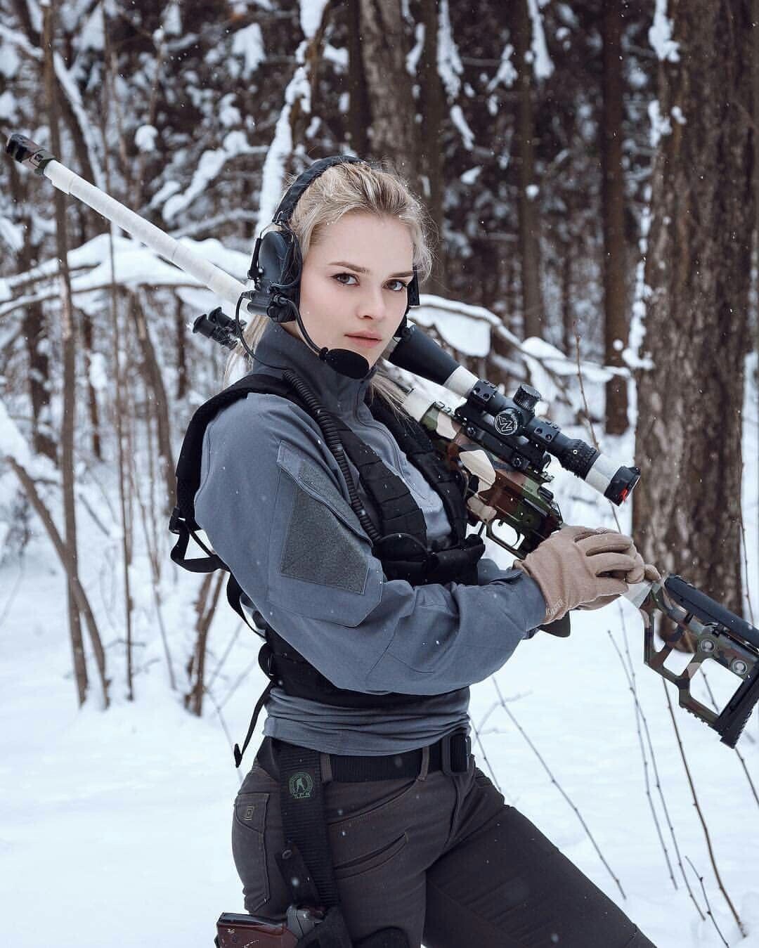 girls and guns 19