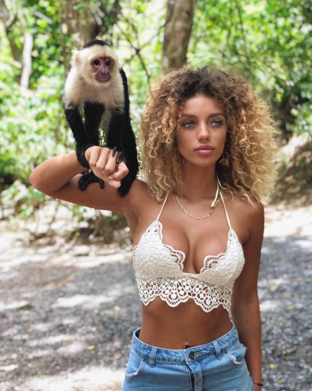 Jena Frumes 4