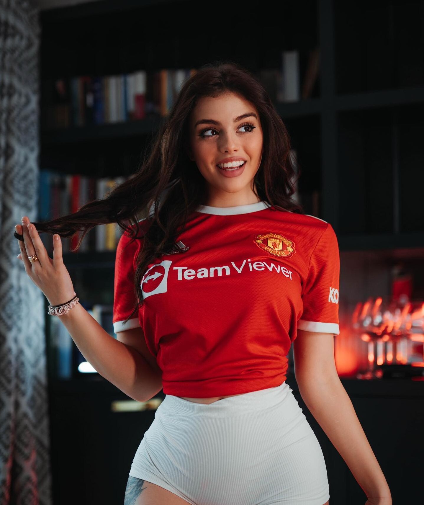 Model Emily Black 12