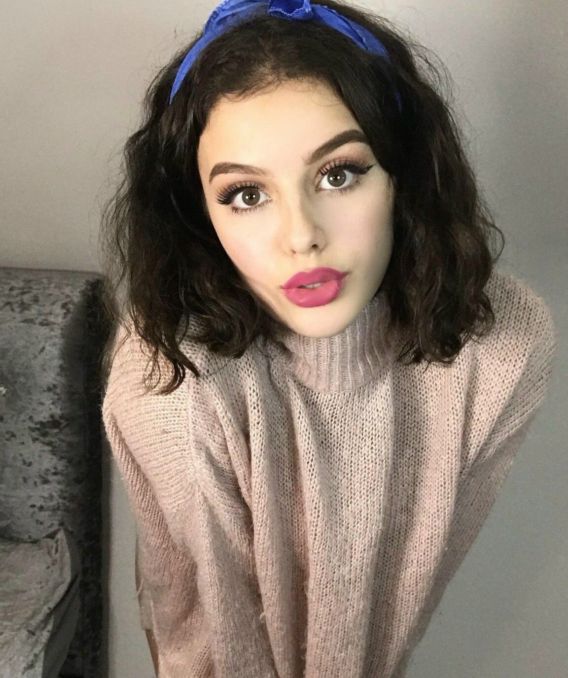 Model Emily Black 19