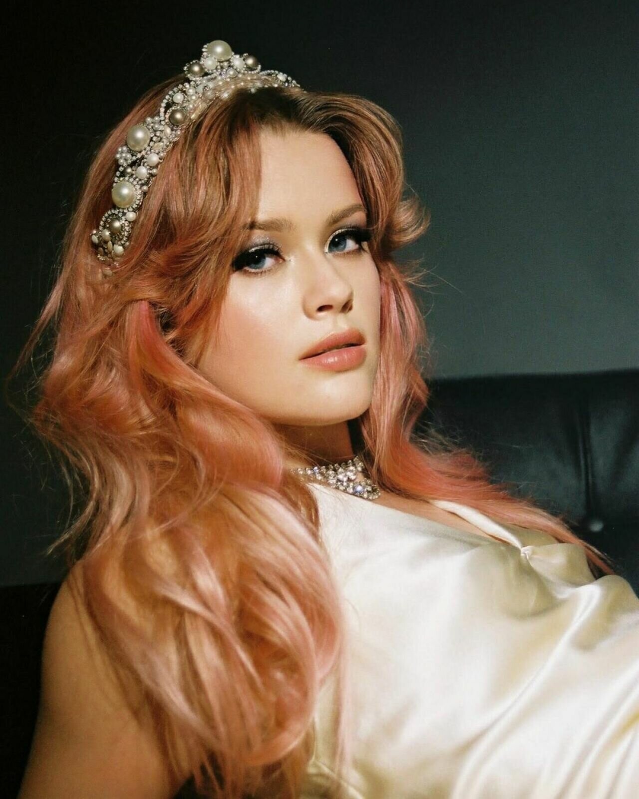 Actress Ava Phillippe 16