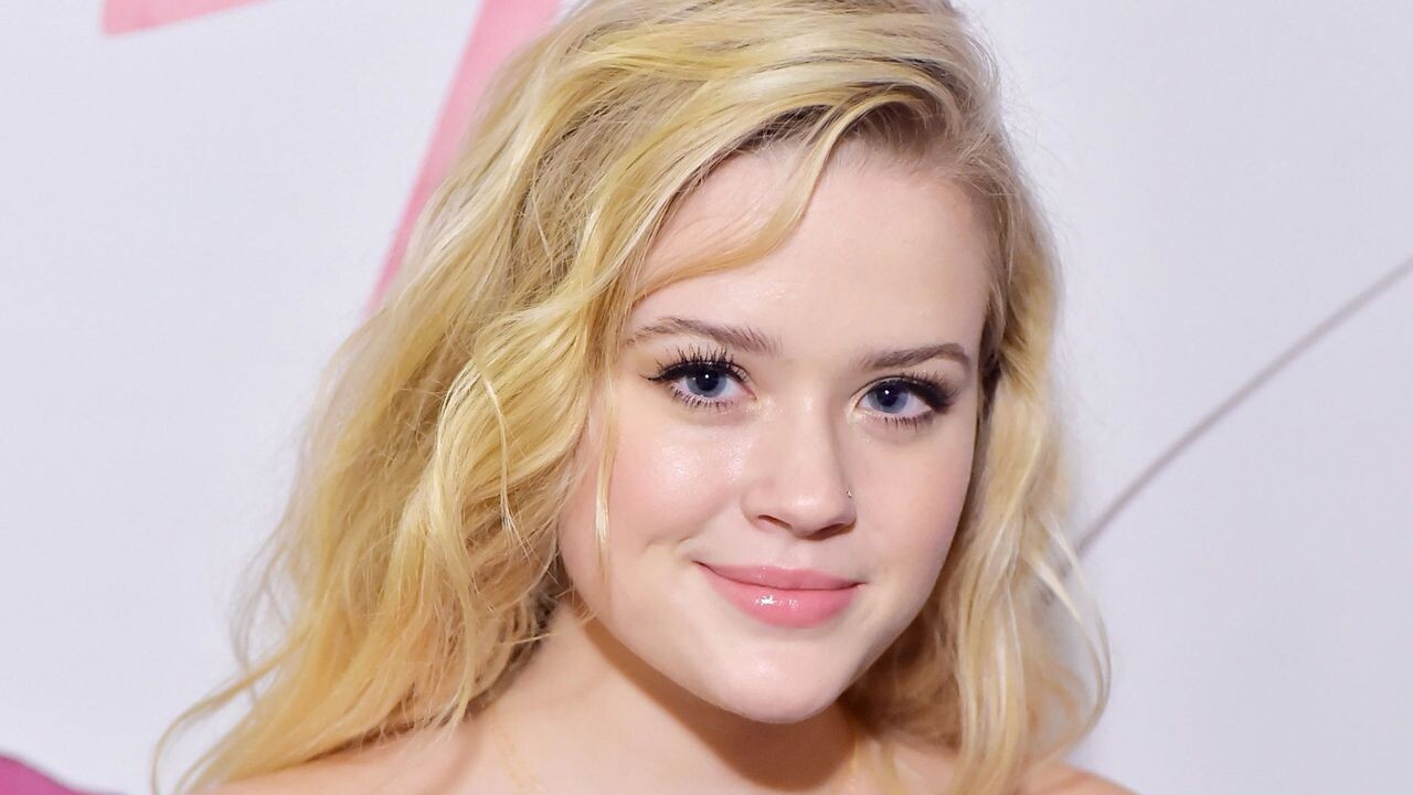 Actress Ava Phillippe 7