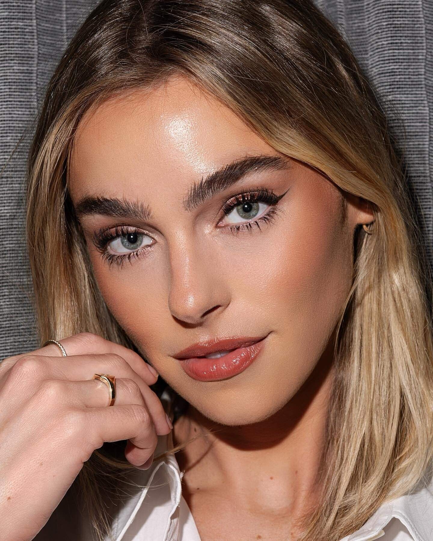 Model Elizabeth Turner 13