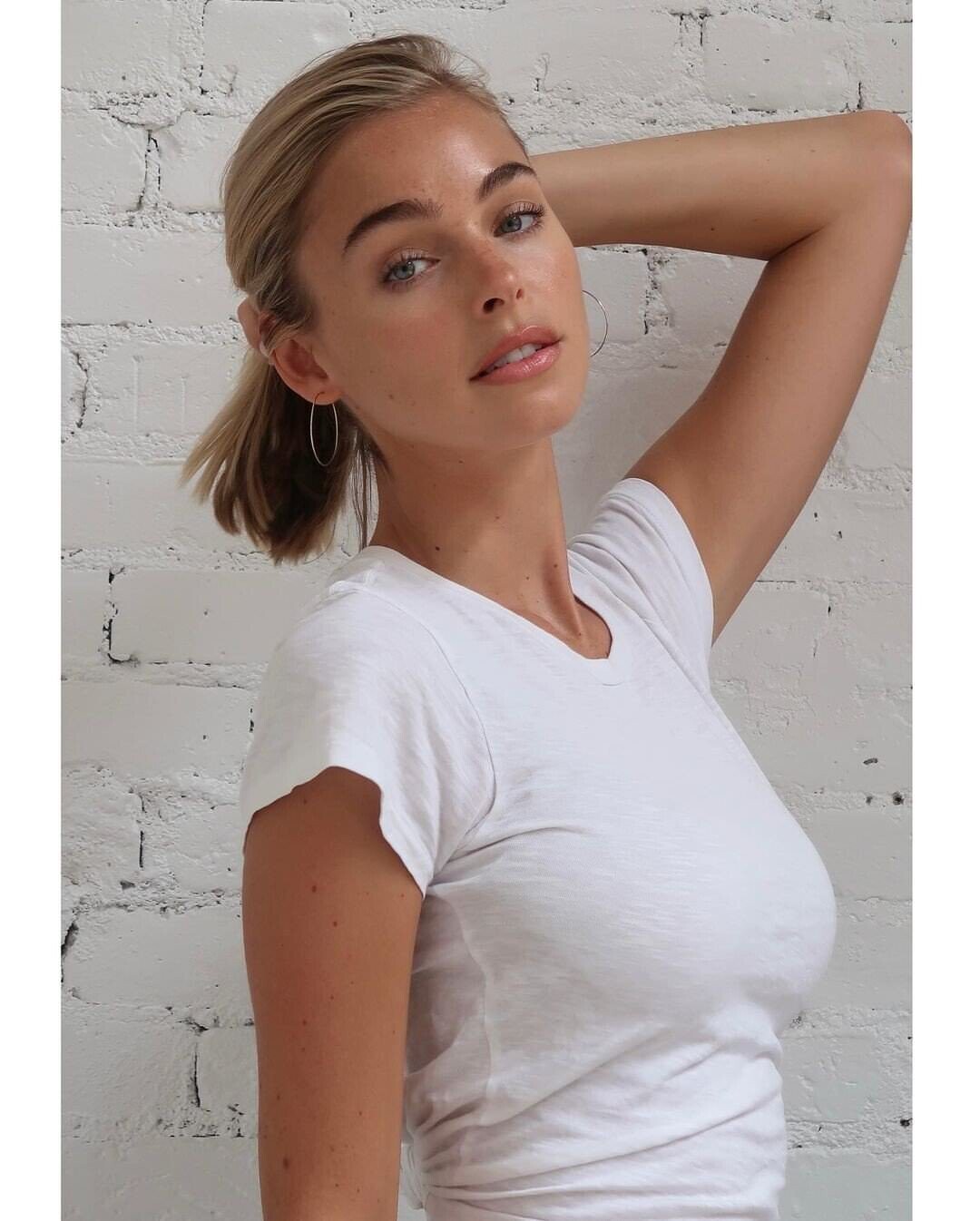 Model Elizabeth Turner 14