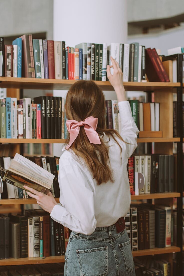 reading girl 2