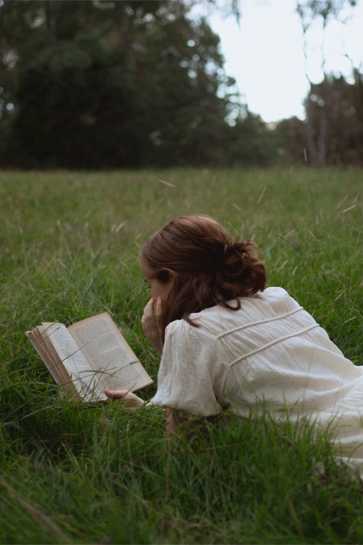 reading girl 3