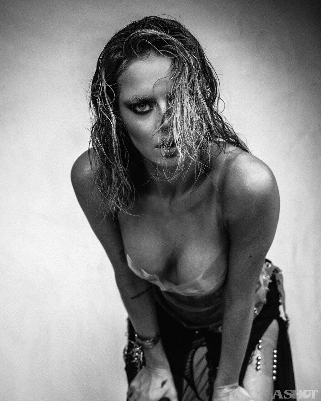 Actress Samara Weaving 9