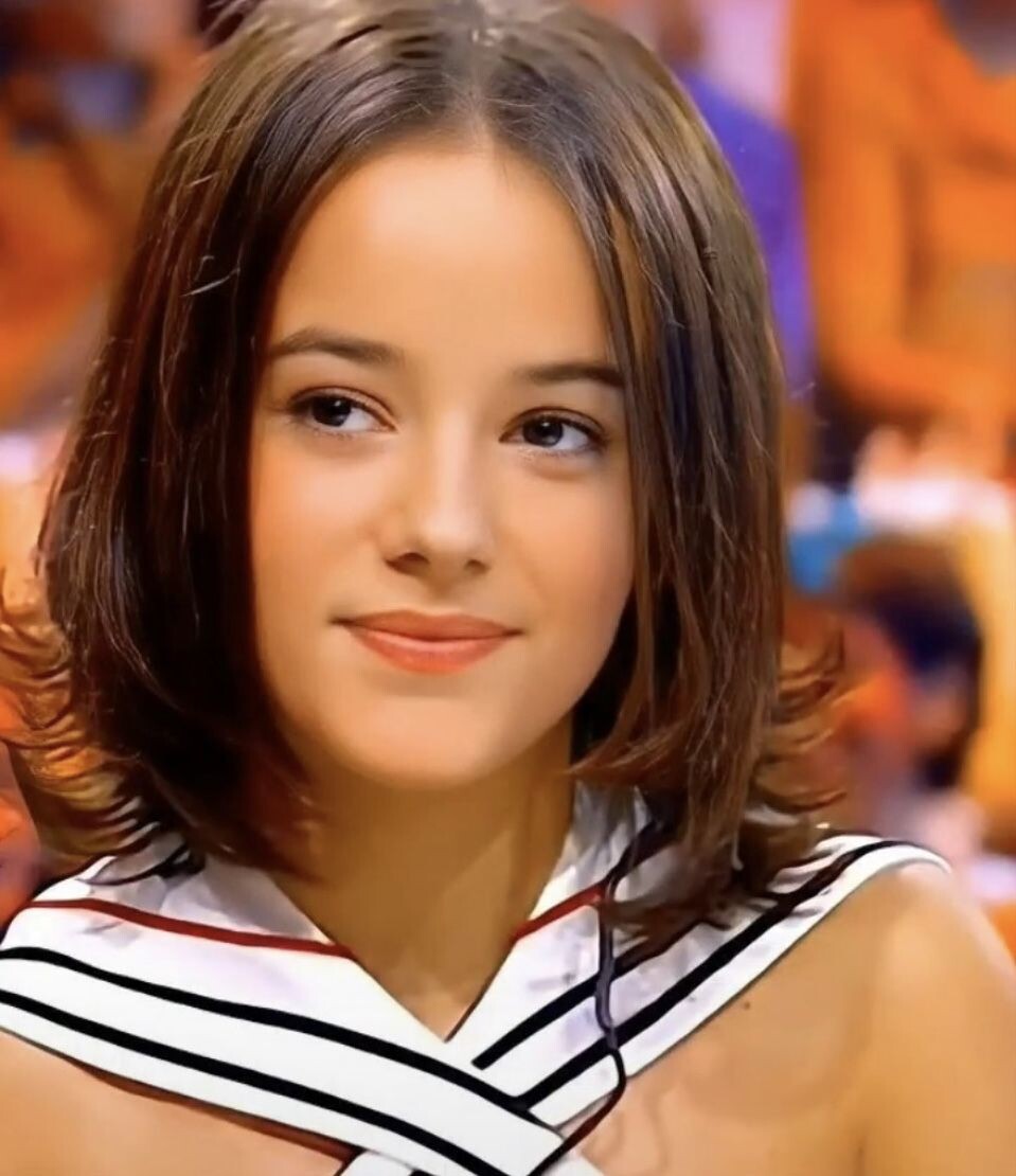 Singer Alizee 3